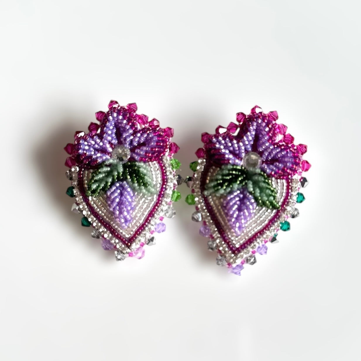 Mini Strawbaby Earrings: Wreath